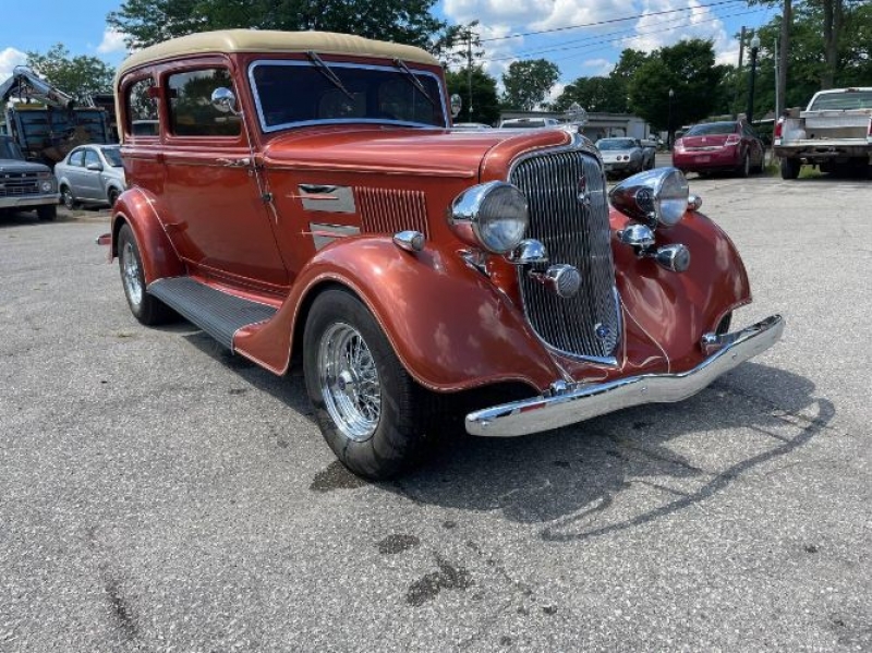 1934 Plymouth Deluxe