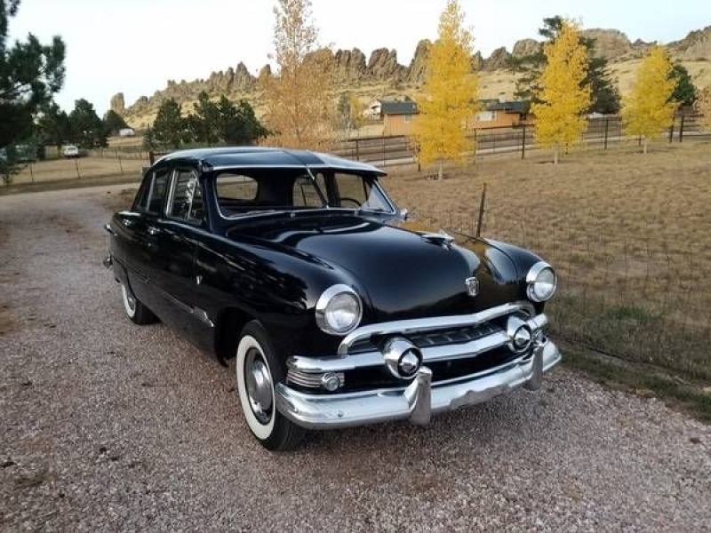 1951 Ford Deluxe