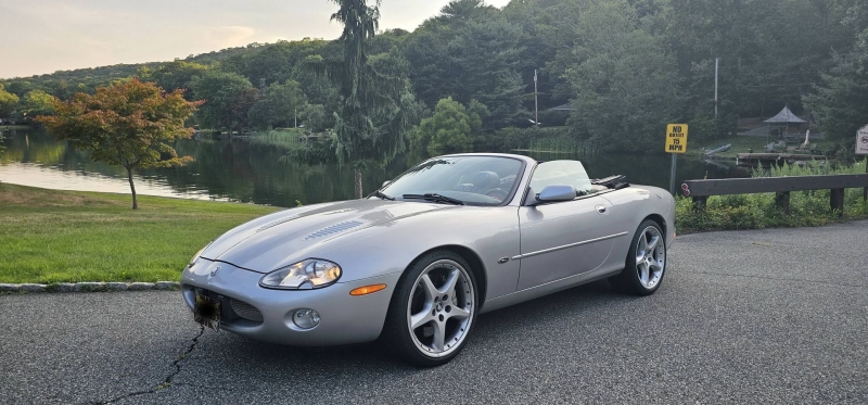 2001 Jaguar XKR