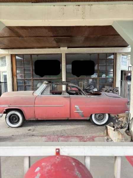 1953 Ford Crestline
