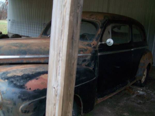 1942 Ford Deluxe