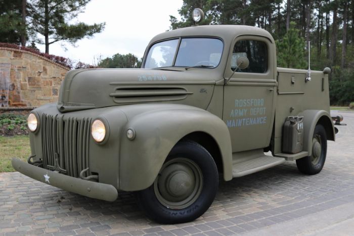 1942 Ford Model 21