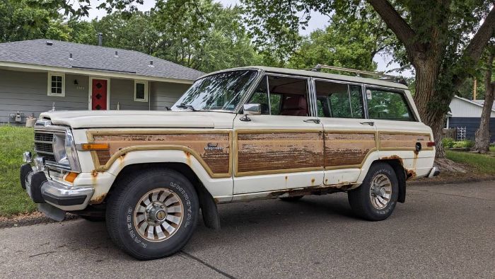 1986 Jeep Grand Wagoneer