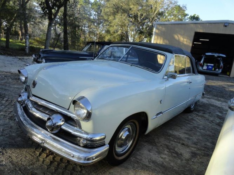 1951 Ford Custom Deluxe