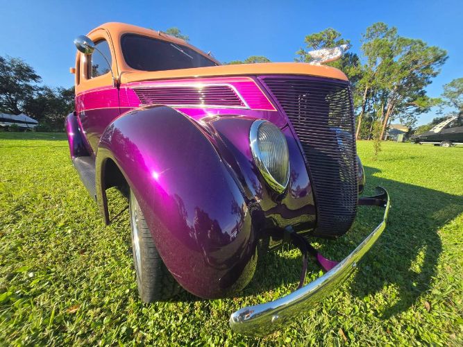 1937 Ford Deluxe