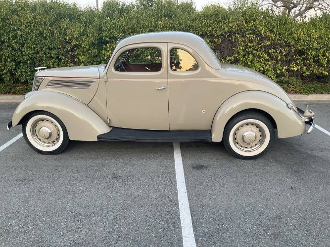 1937 Ford