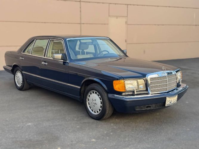 1990 Mercedes-Benz 300