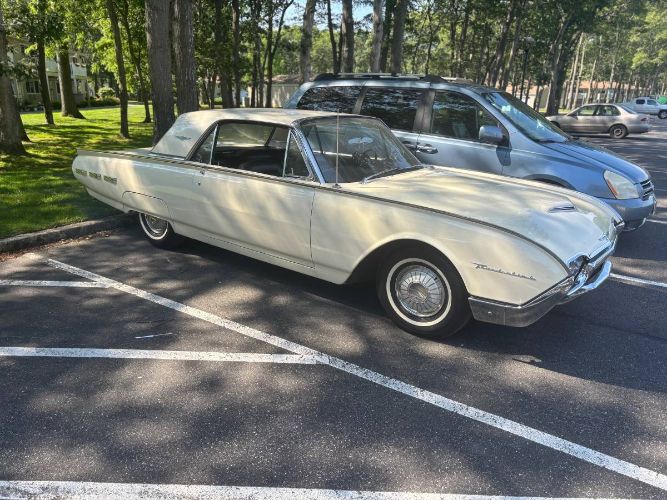 1962 Ford Thunderbird