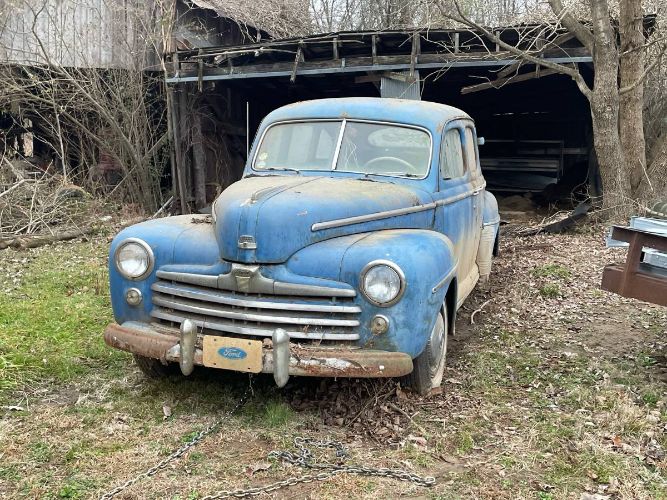 1948 Ford Deluxe