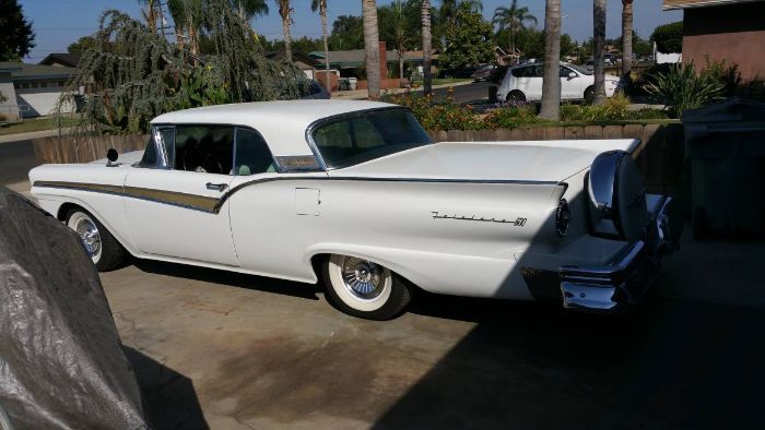 1957 Ford Fairlane 500